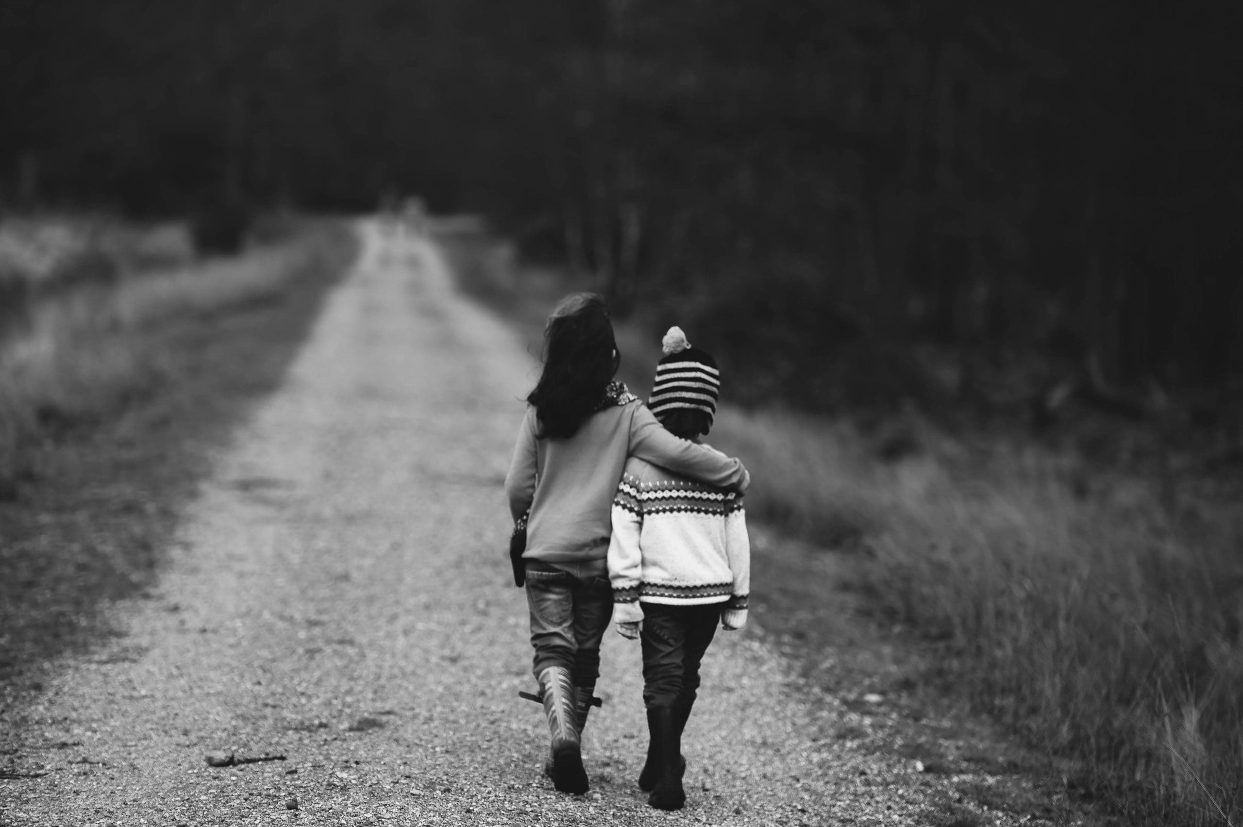 annie-spratt-gq5PECP8pHE-unsplash kids walking on path together